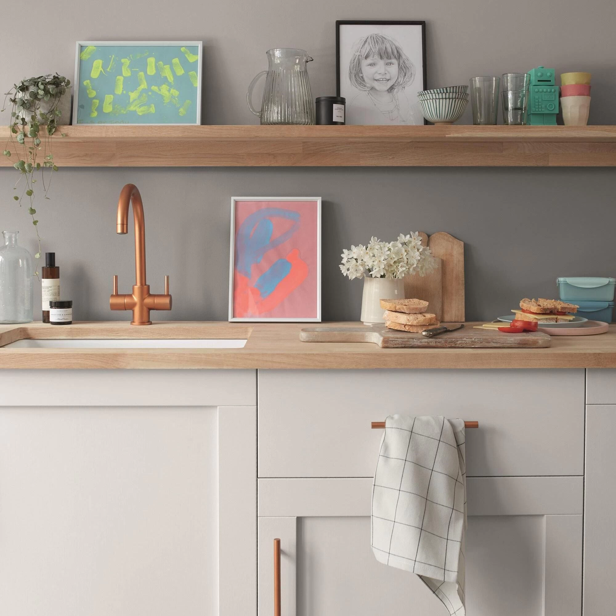 Dulux Weathershield Chic Shadow Satinwood Emulsion paint, 750ml Dulux Weathershield Chic Shadow Satinwood Emulsion Paint, 750ml -Trade Point Sale Shop dulux weathershield chic shadow satinwood emulsion paint 750ml5010212651520 05i bq