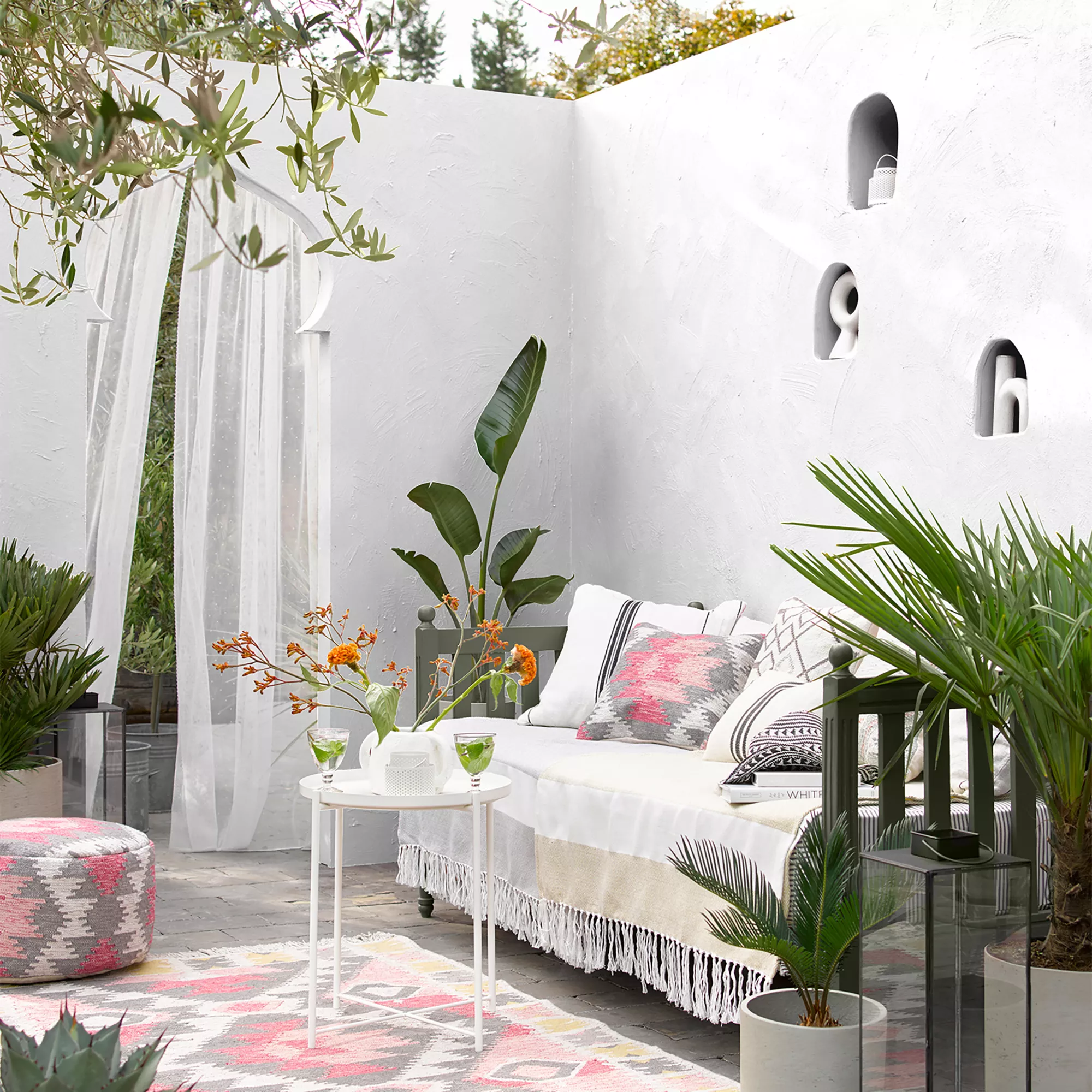 Sandtex Ultra smooth Pure brilliant white Masonry paint, 10L Sandtex Ultra Smooth Pure Brilliant White Masonry Paint, 10L -Trade Point Sale Shop sandtex ultra smooth pure brilliant white masonry paint 10l5010131461316 03i bq